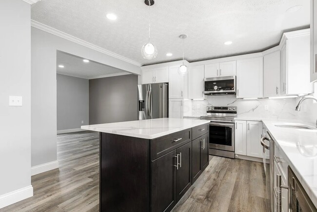 Building Photo - 2125 Scottingham Dr