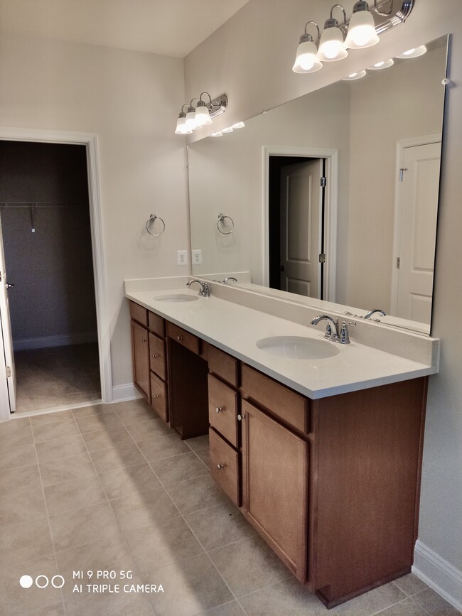 Master Bedroom with En-Suite Bath - 17109 Branched Oak Rd