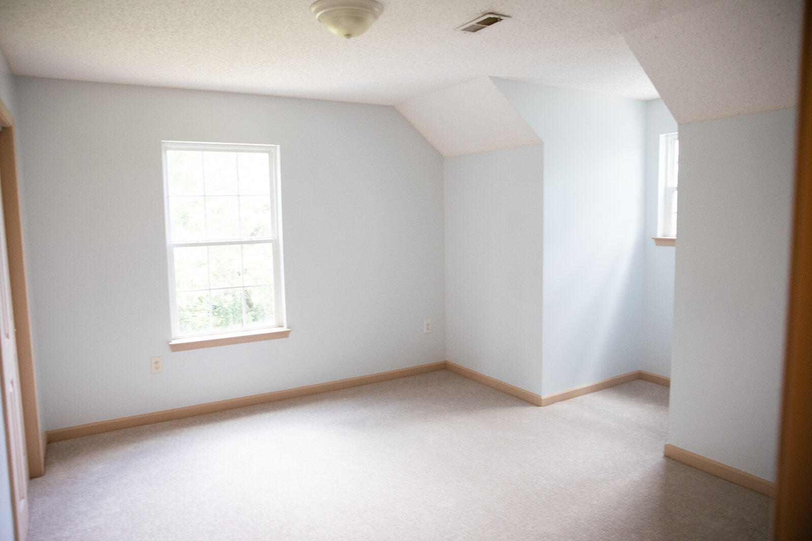 Upstairs bedroom - 16 Townview Dr
