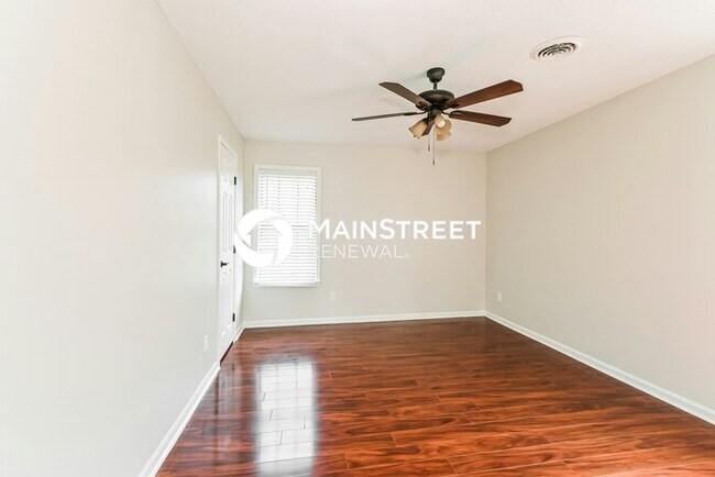 Building Photo - 3 Bedroom Pet-Friendly Home in MEMPHIS, TN with Main Street Renewal