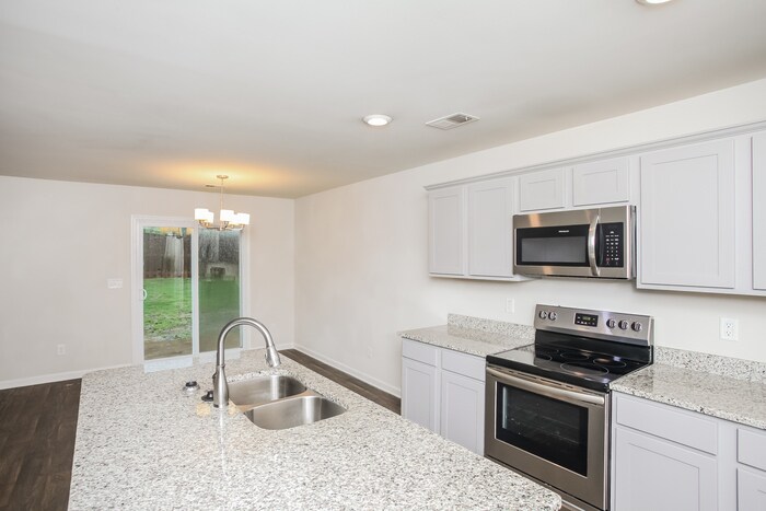 Building Photo - 75 Blue Fescue Way