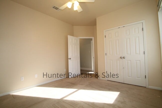 Building Photo - Country Trails Gem with a Pool Made for Te...