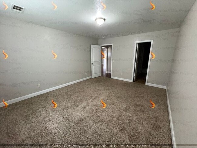 Building Photo - Charming Corner Lot Home in Desirable City...