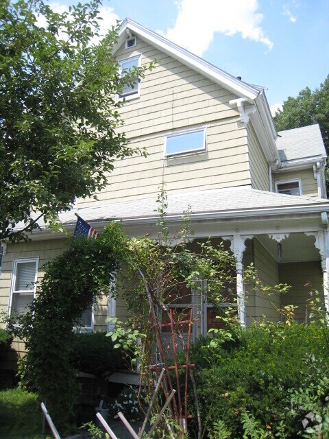 Building Photo - 82 Wheatland St