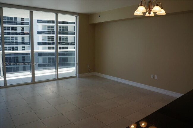 Building Photo - 1830 S Ocean Dr
