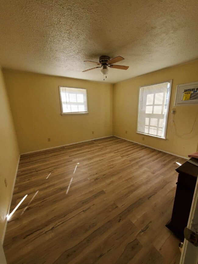 Building Photo - 310 S Crook