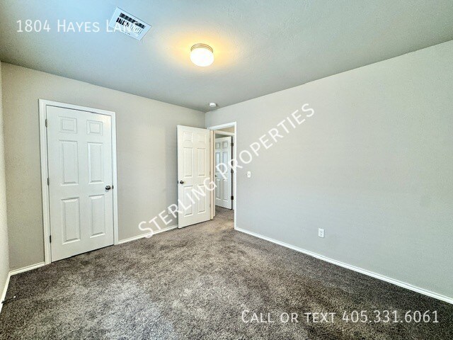 Building Photo - 1804 Hayes Ln