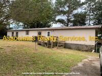 Building Photo - Remodeled single wide in Lake Butler! LOO...