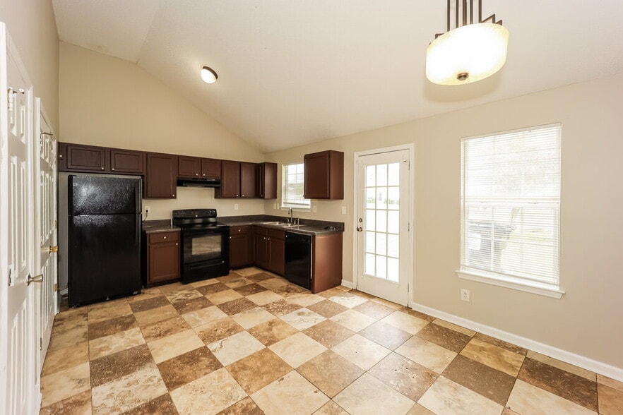 Building Photo - 725 Cherry Branch Cir
