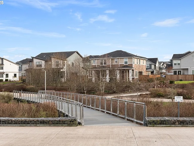 Building Photo - Luxury Living in Reed’s Crossing – Designe...