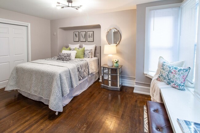 Building Photo - 1084 Van Dyke St