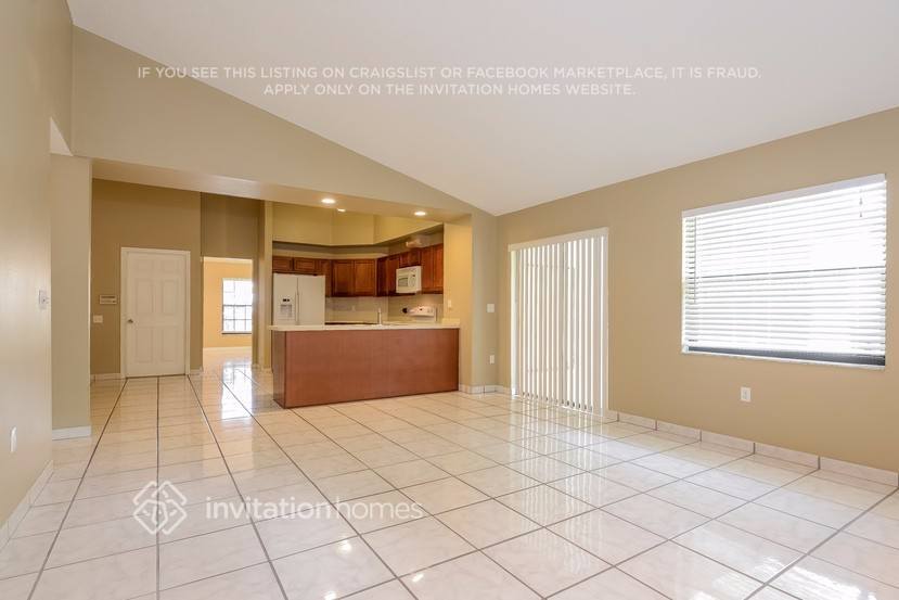 Building Photo - 1604 Cumberland Ct E