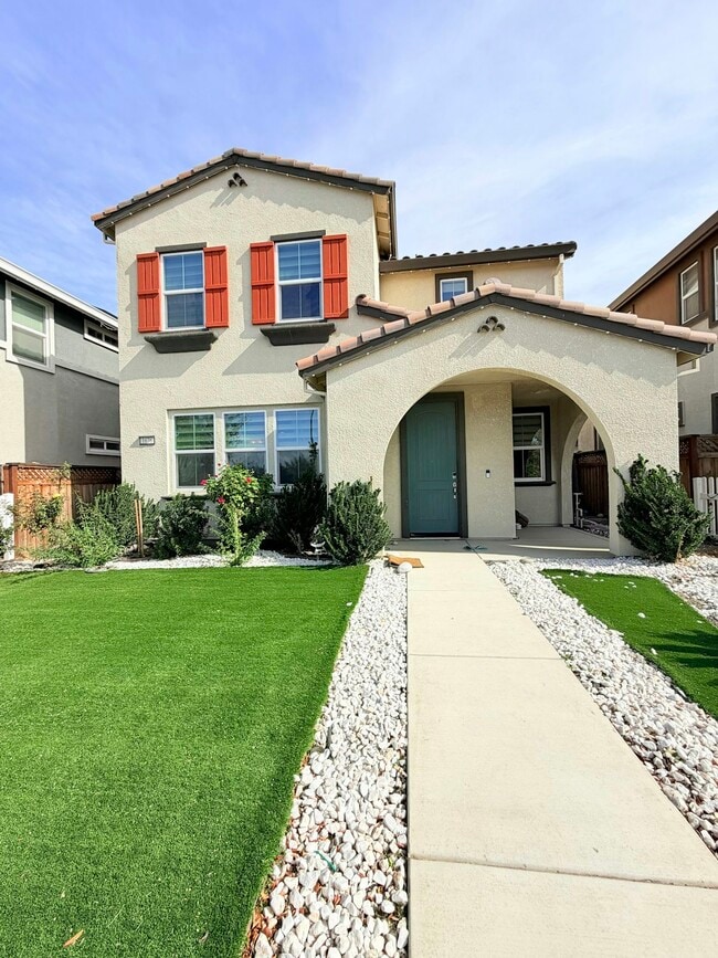 Primary Photo - 1676 S Central Pkwy