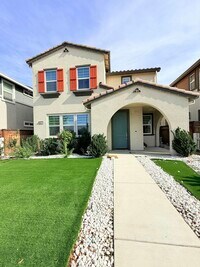 Building Photo - 1676 S Central Pkwy