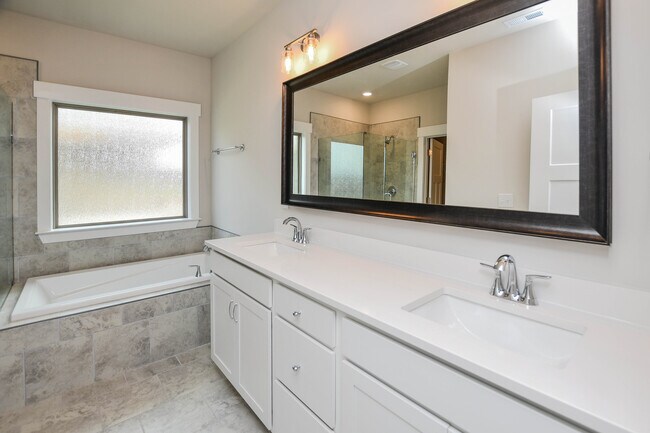 Building Photo - 148 Rosemary Ayers Dr