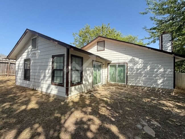 Building Photo - 10038 Raven Field Dr
