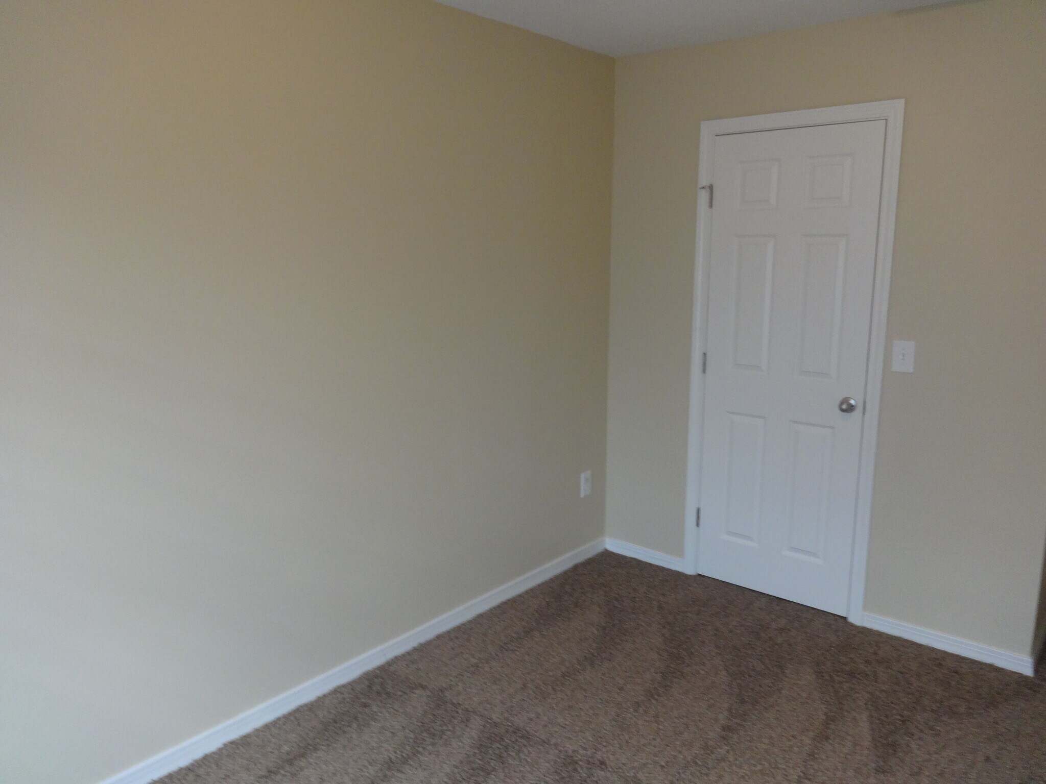 Building Photo - 7652 Vandalay Dr