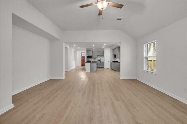 Building Photo - 113 Charro Ct