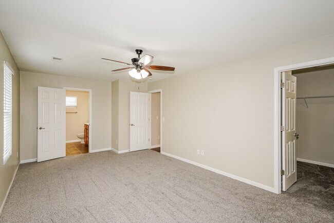 Building Photo - 724 Maylene Dr