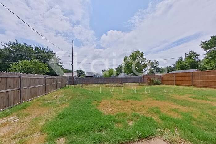 Building Photo - 5129 Leland Dr