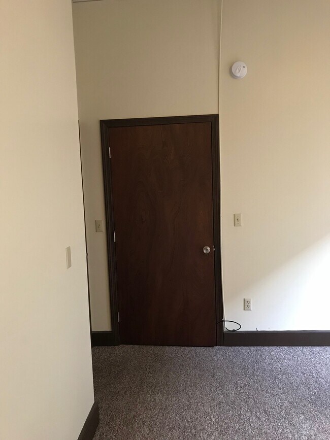 Building Photo - McShane Block
