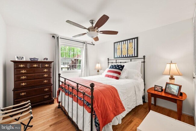 Building Photo - 10906 Carters Oak Way