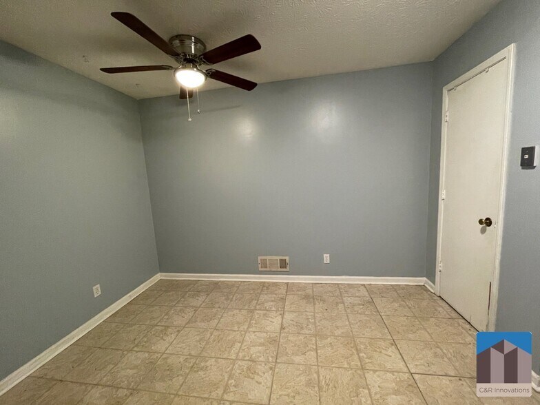 Building Photo - 5566 Rock Garden Ct NW