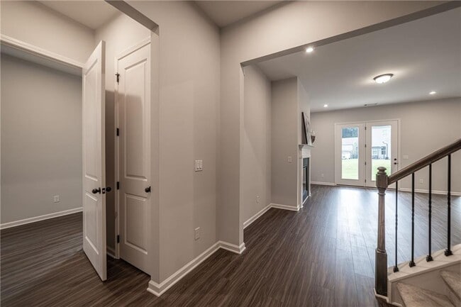 Building Photo - 107 Cedar Brk Dr