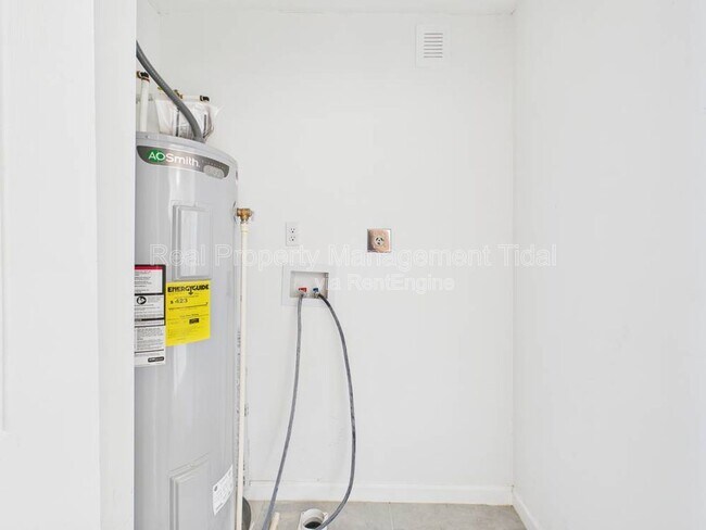 Building Photo - 8000 Diggs Rd