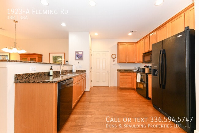 Building Photo - 1923 Fleming Rd