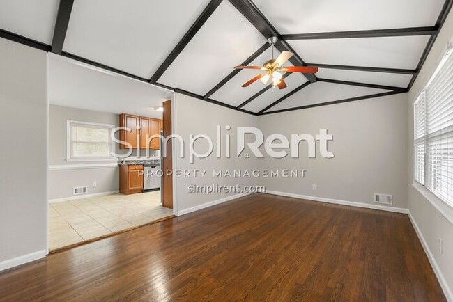 Building Photo - JUST REDUCED! RENOVATED 3/1 IN Forest Park...