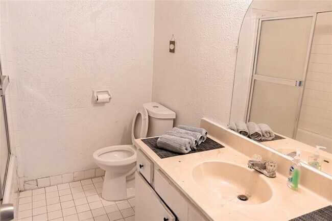 Building Photo - 6305 Westward St