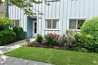 Building Photo - 1444 Melville Ave