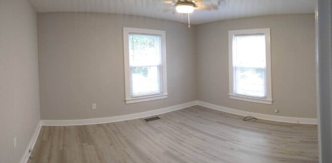 Building Photo - 19 Theresa Dr