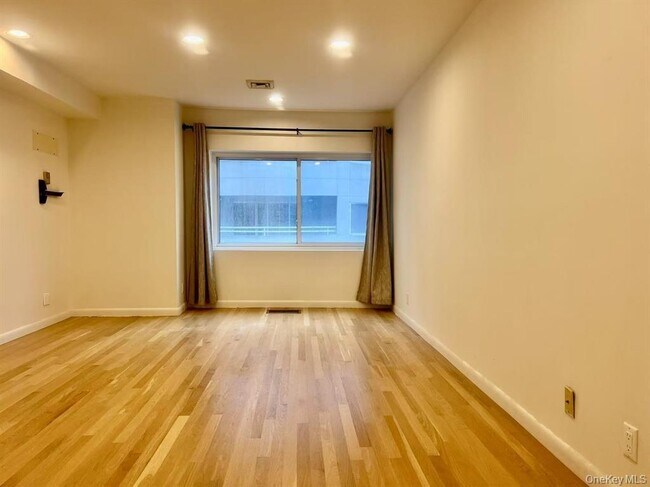 Building Photo - 100 Cutter Mill Rd