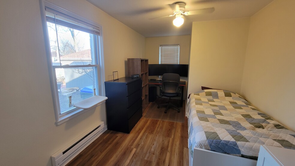 Building Photo - 6804 Northway