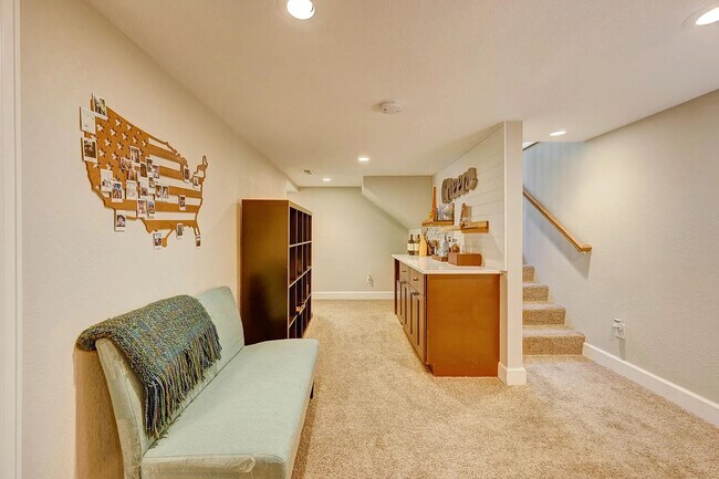 Building Photo - 54 Elati St