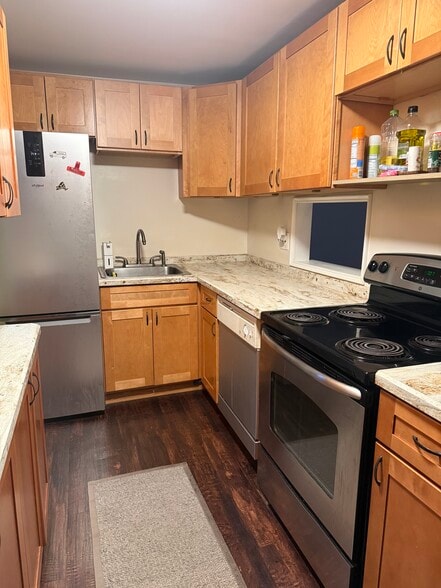 Kitchen - 219 Elm St