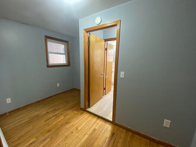 Building Photo - 468 Avenue A