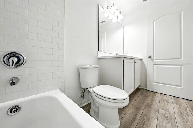 Building Photo - 700 Benoi Dr