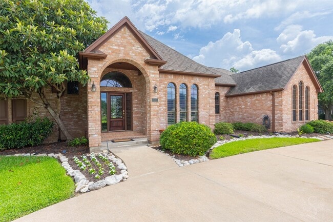 Building Photo - 32810 Waltham Crossing