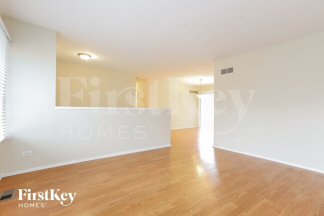 Building Photo - 185 Mulford Dr