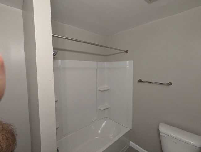 Building Photo - Out of the way 3 Bedroom