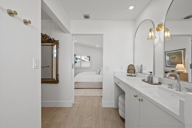 Building Photo - 2515 Bedford Mews Dr
