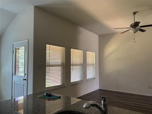 Building Photo - 2170 Alamandine Ave
