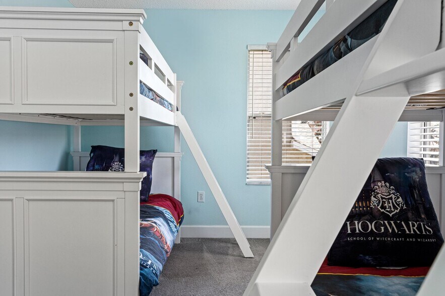 Building Photo - 642 Elderberry Dr