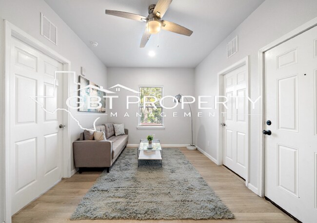 Interior Photo - Bruno - Sealy Ave