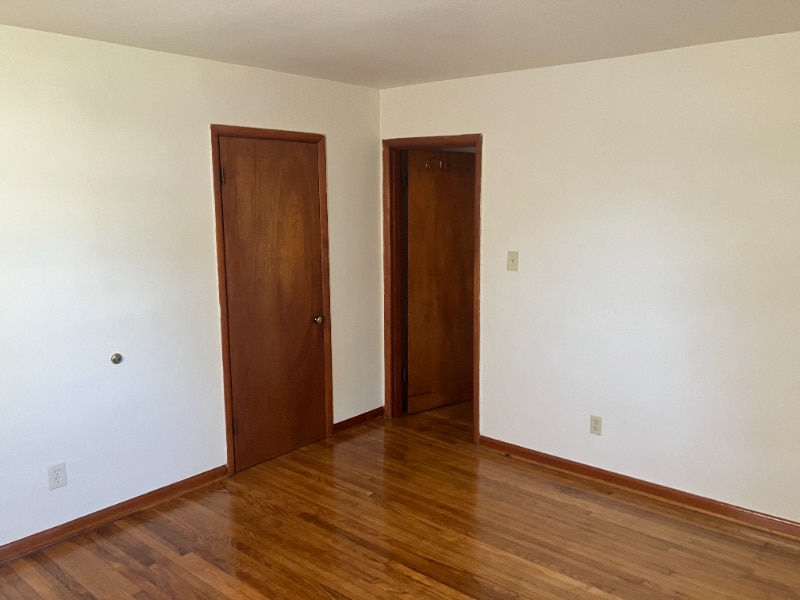 Building Photo - 2628 Lindsay Ave