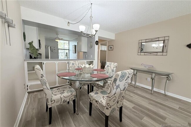 Building Photo - 1950 SW Palm City Rd