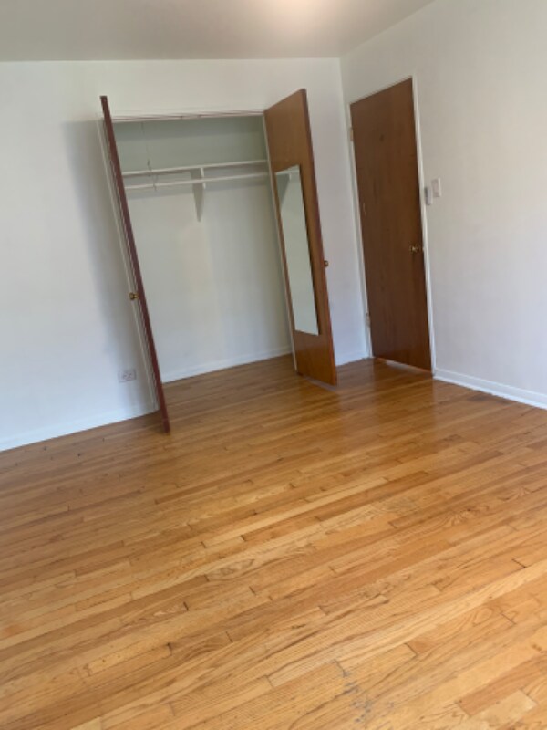 Building Photo - 6114 N Winchester Ave